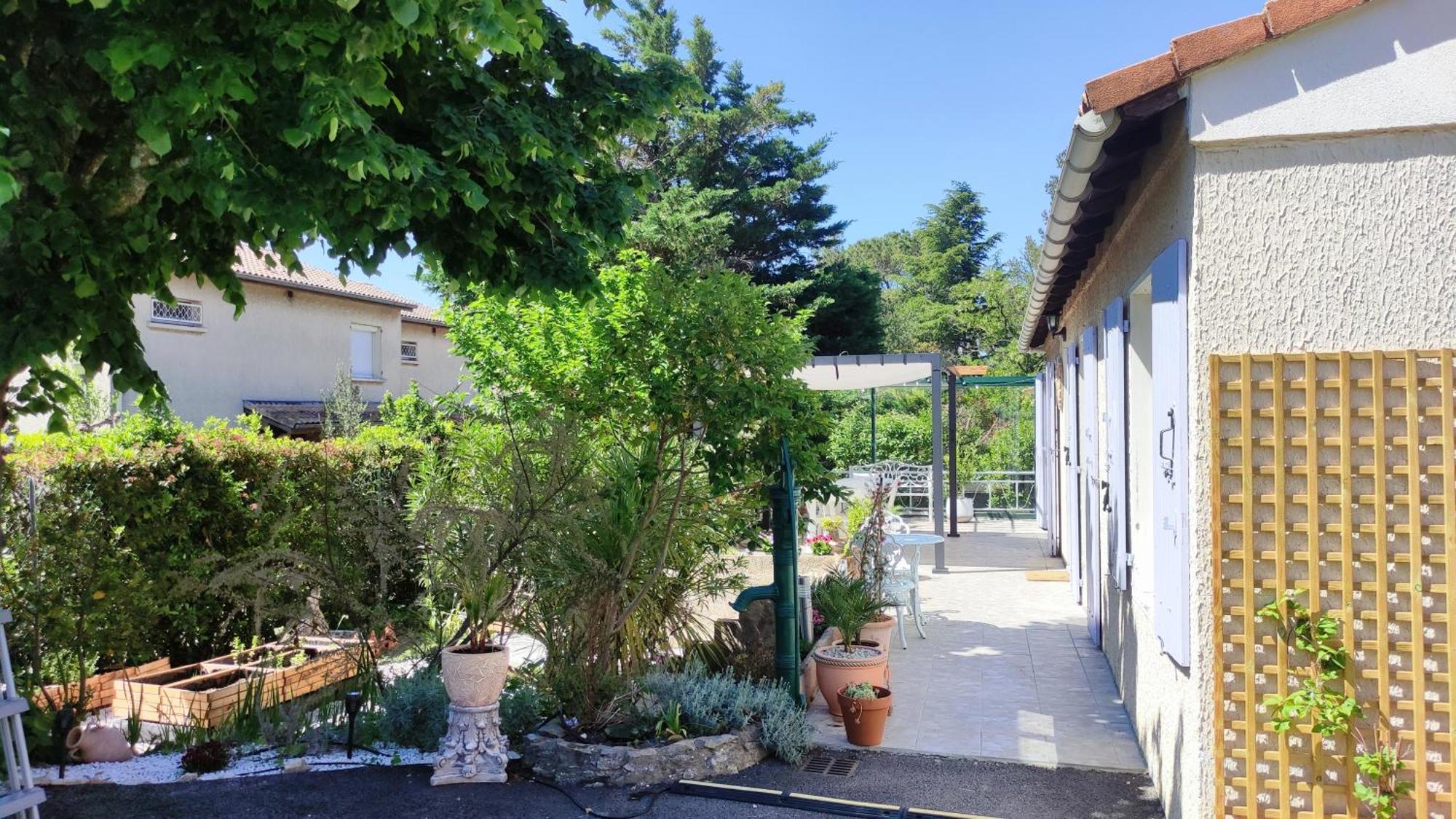 Le Jardin Des Rocailles - Villa 4 Chambres Climatisee Avec Piscine A Deux Pas D'Avignon Вільнев-лез-Авіньйон Екстер'єр фото
